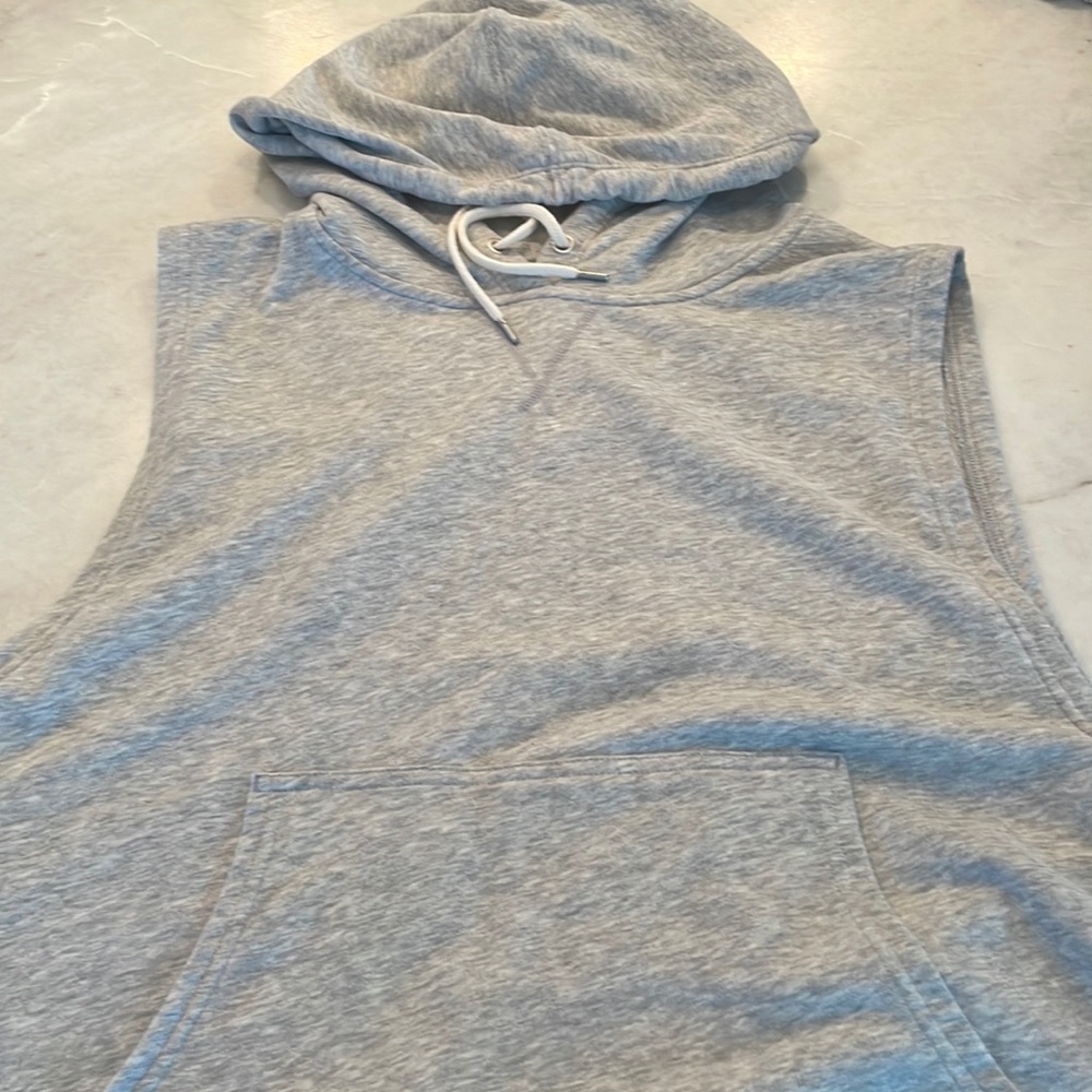 Gray sleeveless champion hoodie